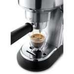 ⁦Machine Expresso DeLonghi Dedica Style EC685.M – Inox Argent⁩ - الصورة ⁦6⁩