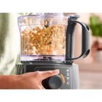 ⁦Kenwood MultiPro Compact FDP31.170GY, Robot Culinaire, Fonction Pétrissage et Disque Trancheur, Blender 1.2L, 2 Vitesses + Pulse, Bol 2.1L, 800W, Gris⁩ - الصورة ⁦2⁩